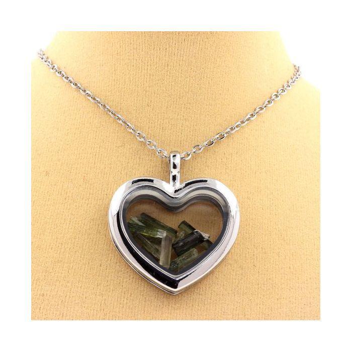 Pierres et Minéraux. Collier Tourmaline verte brut. Modèle coeur.