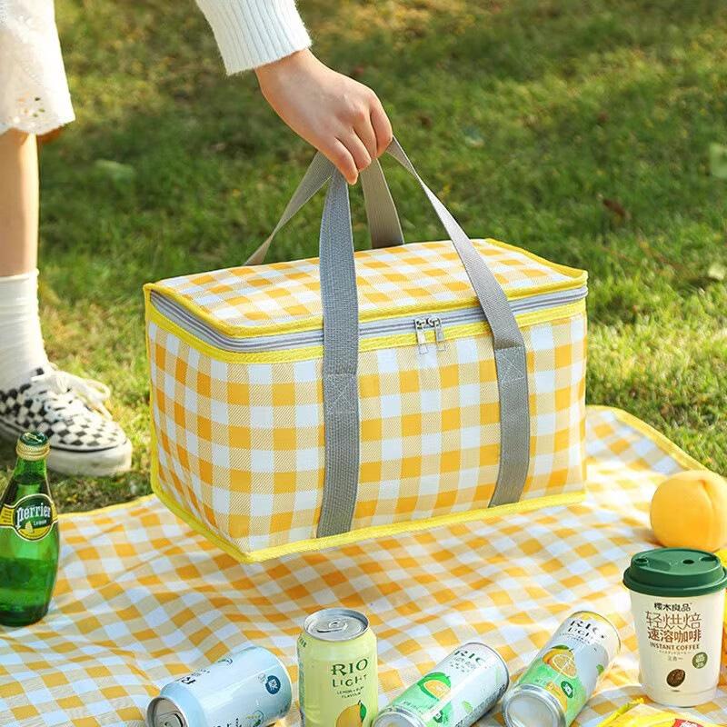 Large-capacity Picnic Bag with Thick Insulation for Heat Retention and Cold Preservation, Foldable and Portable Lunch Box