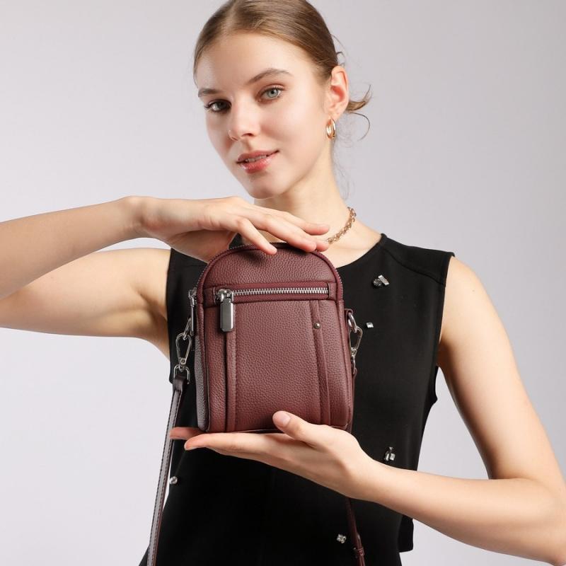 First-layer cowhide crossbody bag, new mini women's bag, versatile and fashionable mobile phone shoulder bag