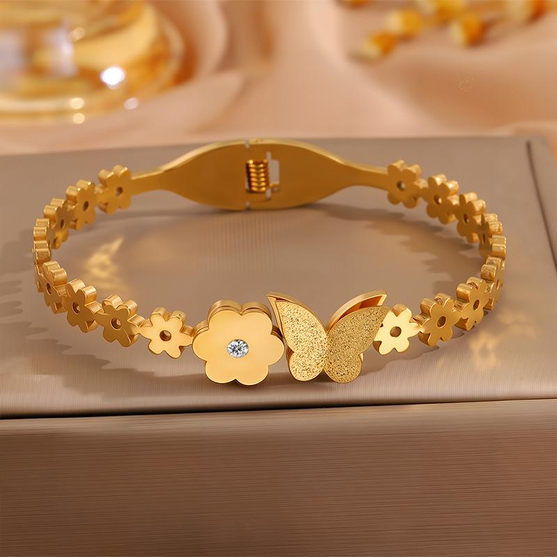 Titanium Steel Fashion Butterfly Petal Open Bracelet Bracelet Bracelet