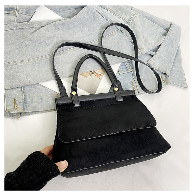 

Hand carry fashion casual messenger bag niche design 2025 autumn and winter new retro high-end suede shoulder bag