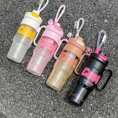 Kunststoff Hochtemperaturbeständiger Wasserbecher Mädchen Büro Strohbecher Sommer Eis Meisterbecher Große Kapazität Wasserflasche für Studenten
