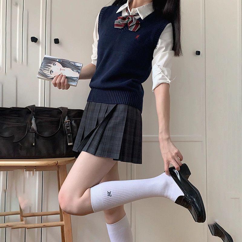 

Жилет JK средней школы Мидзухара: Аутентичный вязаный кардиган в японском стиле для женщин - Идеально подходит для осени и зимы. S