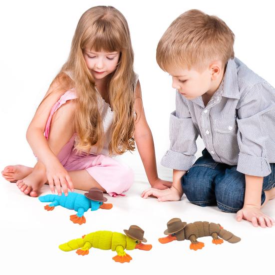 3D Printed Platypus Articulated Flexible Animal Stress Relief Toy Platypus Wearing Hat Desktop Pet Fidget Toy for Home Office Decoration