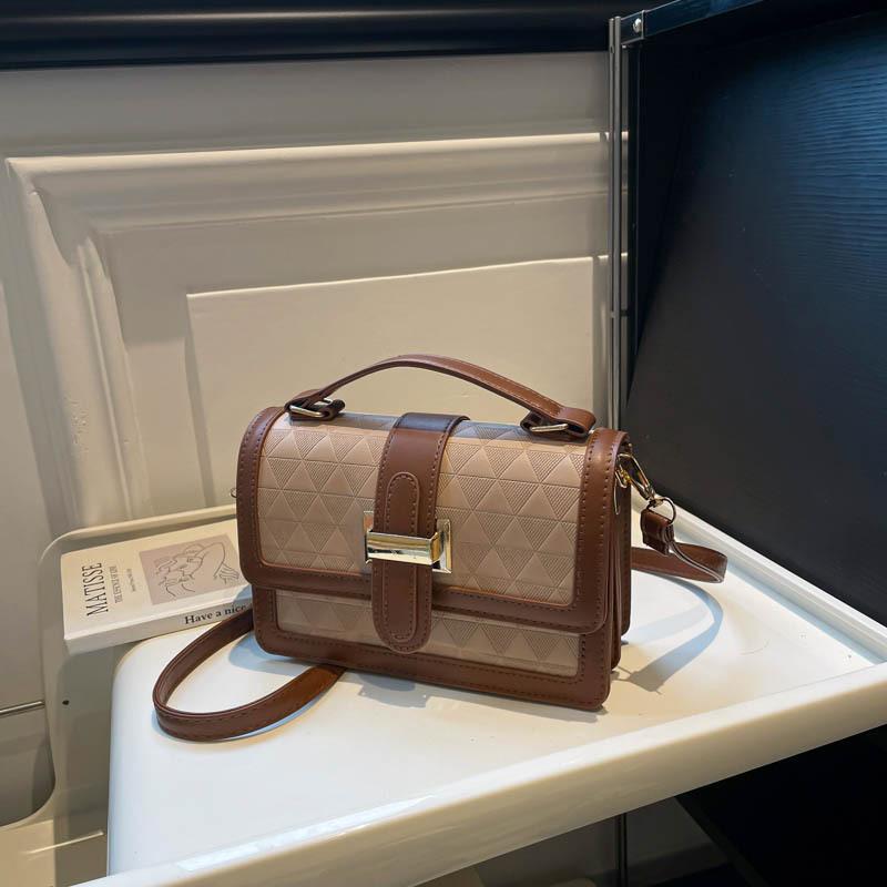 

Rhombus indentation simple portable small square bag women s autumn new fashion contrasting color shoulder messenger bag коричневый