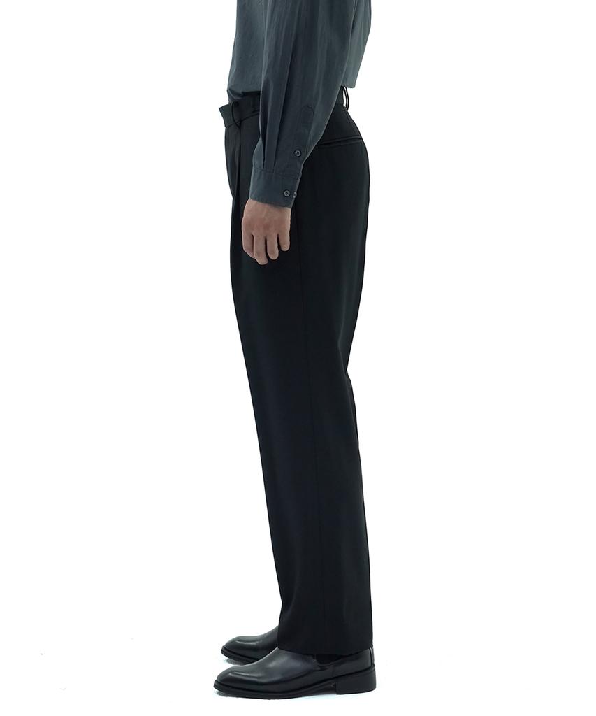 Neibieol Fine Wool Single-Pleat Tapered Pants - Black