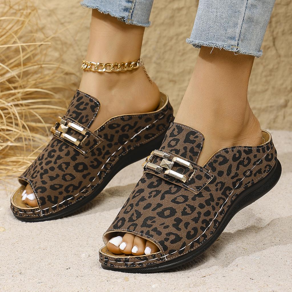 Women's Slippers Summer New Metal Button Slides Shoes Wedge Beach Sandals Women Outside Platform Designer Sandals