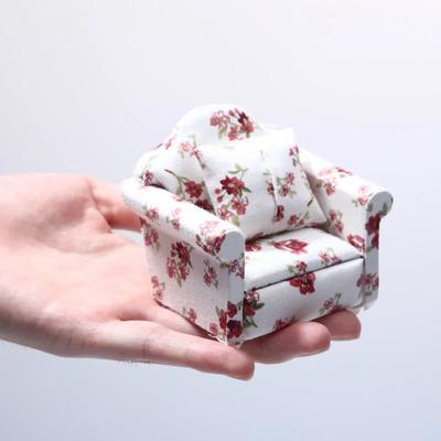 Landhausstil Sessel Minisofa Puppenhaus Miniatur Sofa & Kissen Set Holz Simulation Möbel Mädchen Dekoration Bastelartikel