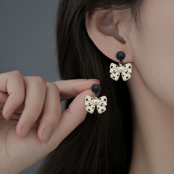 Fashion Zircon Butterfly Korean Ear Cuff Simple Elegant Versatile New Model  for Women Girl Accessories Minimalist Style