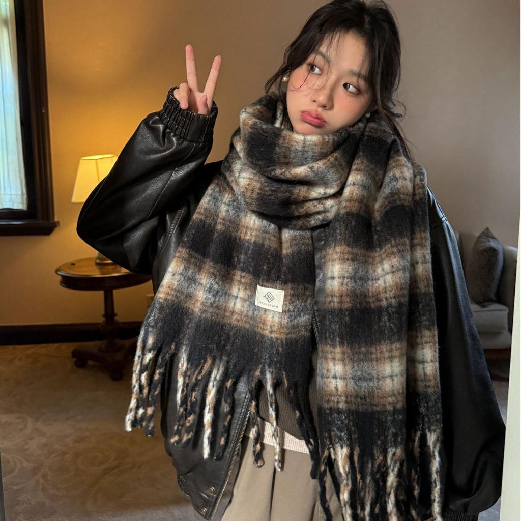 Maillard's New Winter Scarf for Women Featuring A High End Japanese Checkered Retro Large Neck for Men