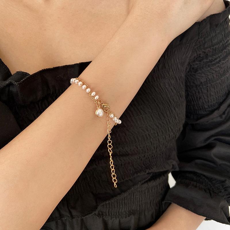 French Temperament Multi-Layer Pearl Butterfly Bracelet Women Niche Design Simple Versatile Splicing Chain Banquet Jewelry Gift