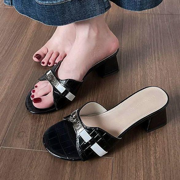 Fashion versatile casual niche open-toed cool slippers women's 2025 summer new high-heeled thick-heeled women's sandals