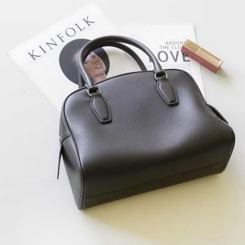 

2026 New Genuine Leather Women s Bag Head Layer Leather Pillow Bag Bowling Bag Handheld Single Shoulder Cross Border Bag 27x18x12CM темно-коричневого