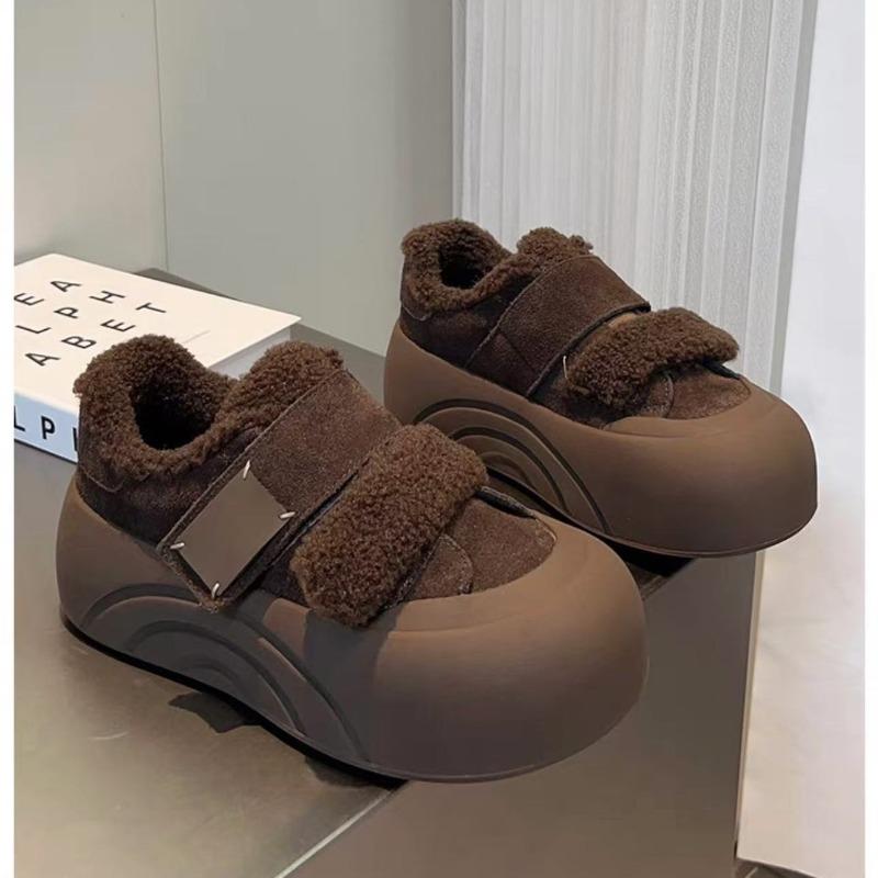 Lamb wool Velcro wool cotton shoes women's winter new thick-soled velvet round head versatile fashion bread shoes