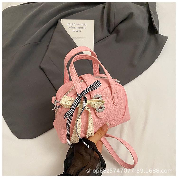 Korean Version Messenger Bag Portable 2025 New Bag Small Bag Summer This Year Pillow Ins Popular Fashion Bowling Bag