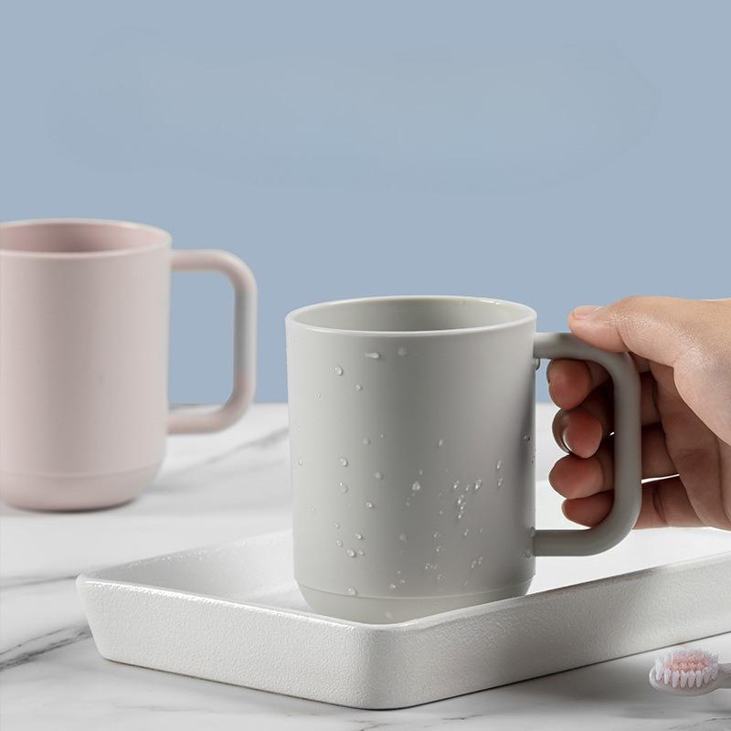 Simple Plastic Toothbrush Cup with Handle for Dormitory Home Bathroom Wash Cup MIT