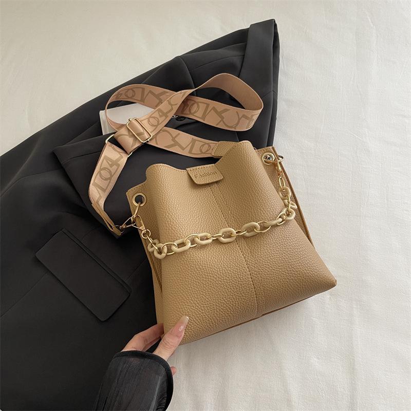 

Модная портативная маленькая сумка женская 2025 новая высококлассная сумка-ведро на цепочке нишевого дизайна сумка-мессенджер легкая роскошь хаки