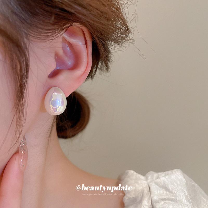 Doudou Mermaid Ji Pearl Earrings Personalized French Ins Wind Stud Earrings Niche Simple Temperament Earrings