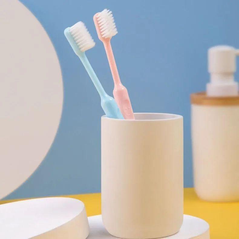 Erwachsenen Zahnbürsten-Set mit weichen & feinen Borsten für Männer & Frauen