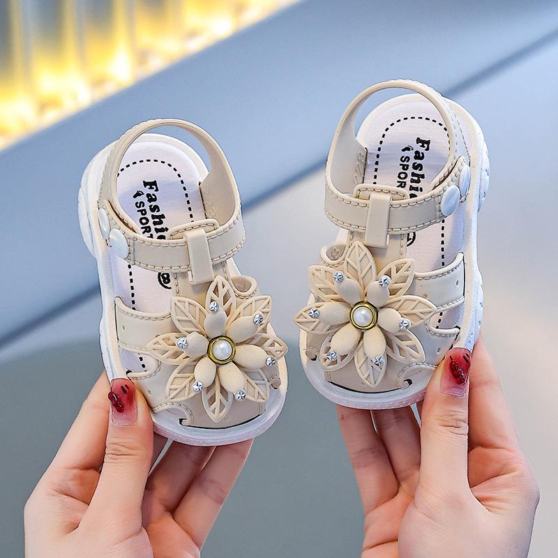 New Girls Sandals Soft Sole Breathable Kids Beach Shoes Anti-slip Princess Sandals Children Casual Footwear