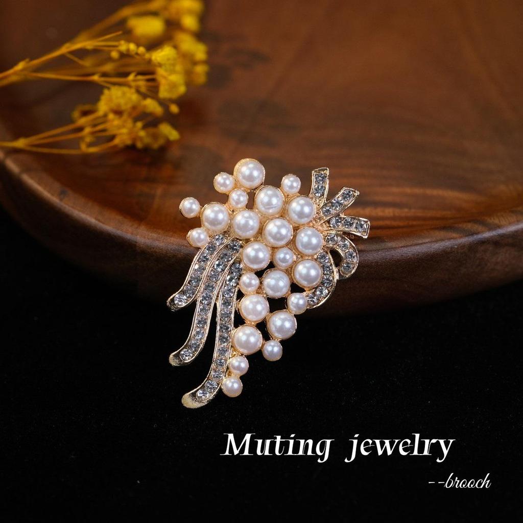 Korean Style Pearl Flower Brooch & Rhinestone Scarf Pin for Women