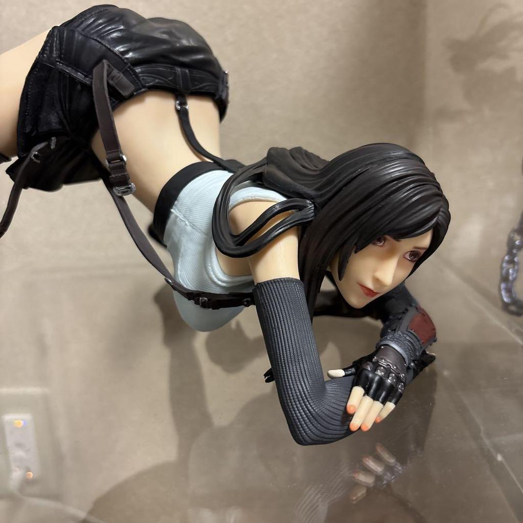 [USED] FF7 Tifa Lockhart Figure On All Fours