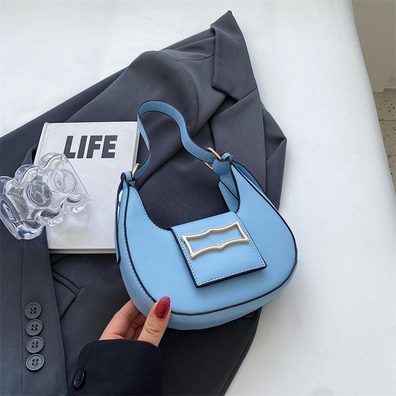 Fashionable Saddle Shoulder Bag Vintage Armpit Bag Versatile Broadband Portable Crescent Bag Metal Trim Large Capacity