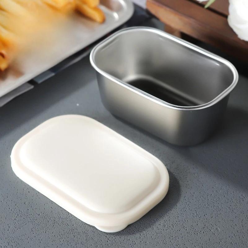 

1Pcs 304 Stainless Steel Sauce Cup With Sealed Lid Seasoning Box Leak-proof Silicone Cover Condiment Container Outdoor Tableware білий