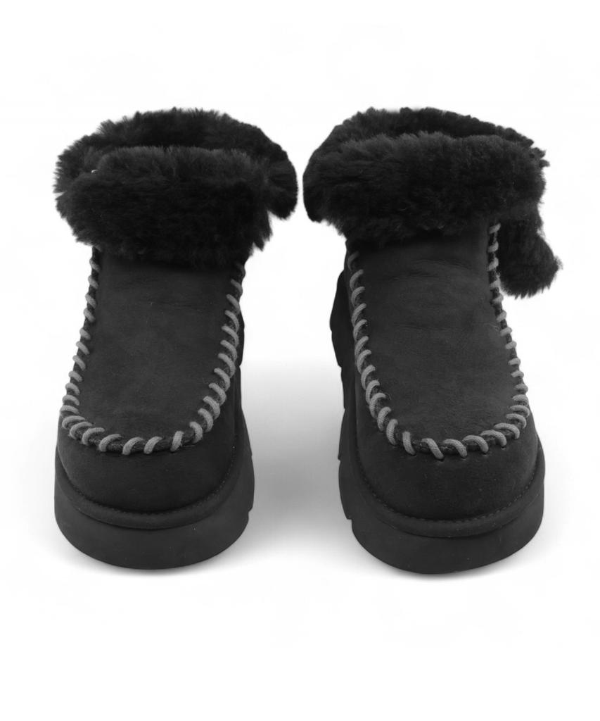 Yase Songi Songi X Yase Hand Swing Natural Wool Boots Black