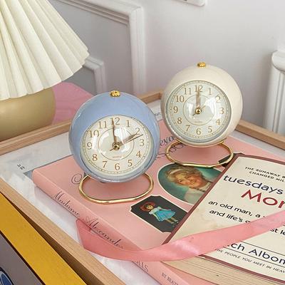Réveil numérique à quartz de style nordique, décoration de maison, horloge silencieuse portable avec support en métal pour la décoration de la chambre