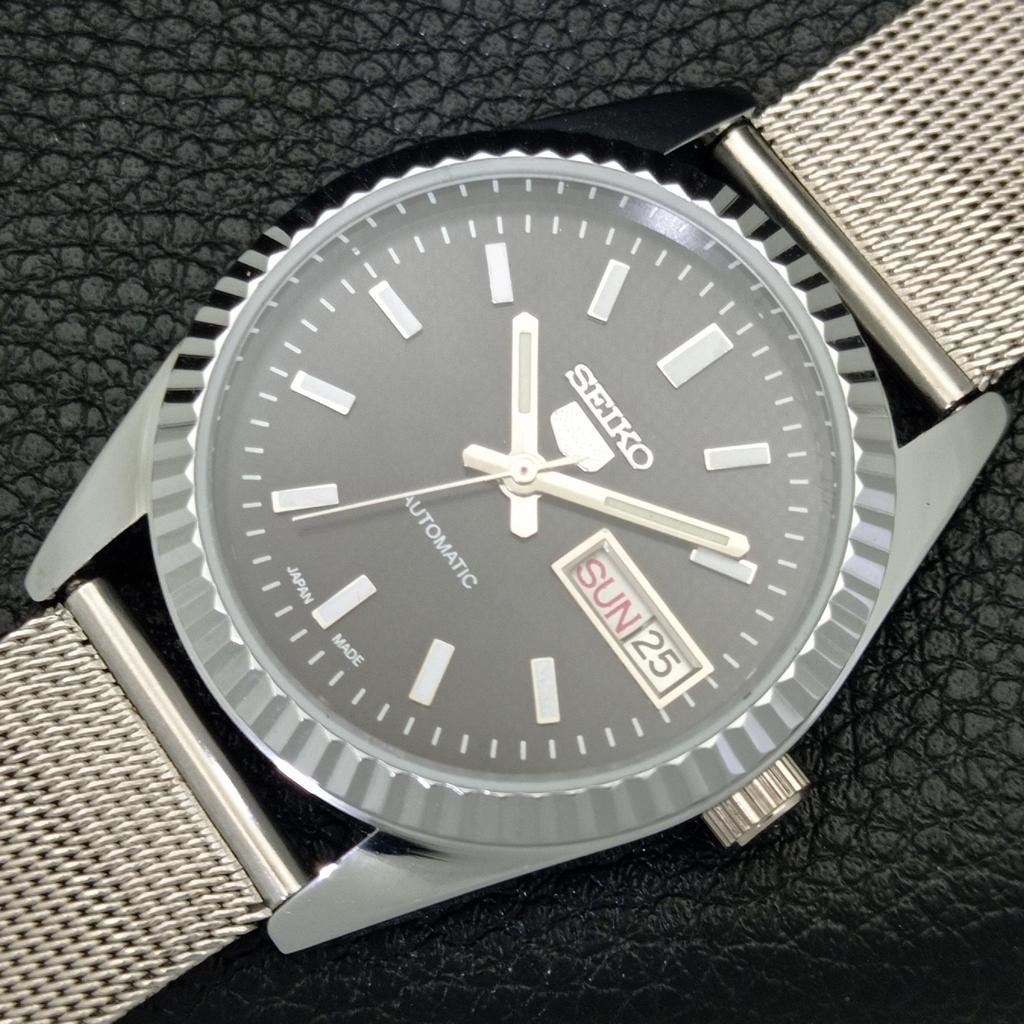 AUTOMATIC VINTAGE REFURBISHED SEIKO 5 JAPAN MENS BLACK DIAL WATCH a440551-9 Sk-a440551-1
