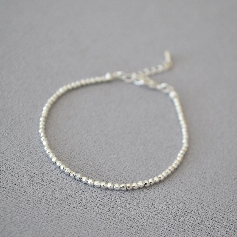 Exquisite Minimalist Cool-Tone Silver Faceted Bead Necklace