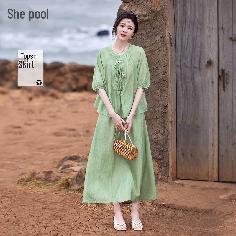 Женский летний комплект: футболка с круглым вырезом и юбка XL