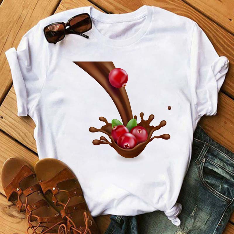 Maycaur Nové Kawaii Dámské Topy s Potiskem Ovoce Jahody Ležérní Dámské Krátkorukávové Streetwear Černé Trička Oversized s Kulatým Výstřihem
