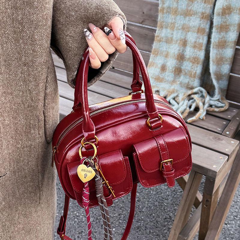 Retro Trend Korean Niche High-end Texture Fashion Portable Pillow Bag Female Versatile Foreign Style Commuter Messenger Bag