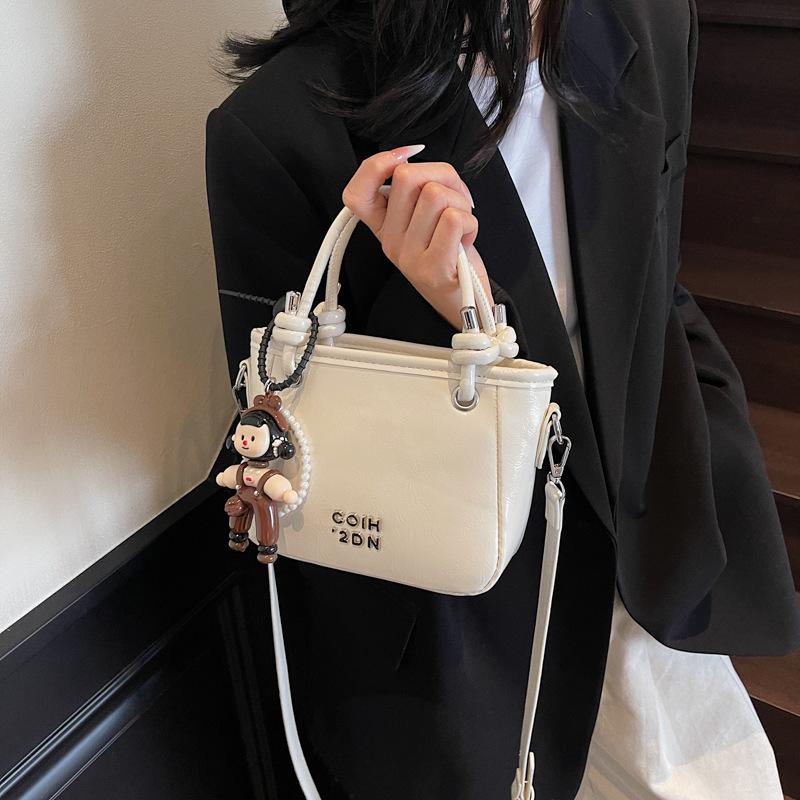 Handbag Women's New Versatile Shoulder Messenger Bag