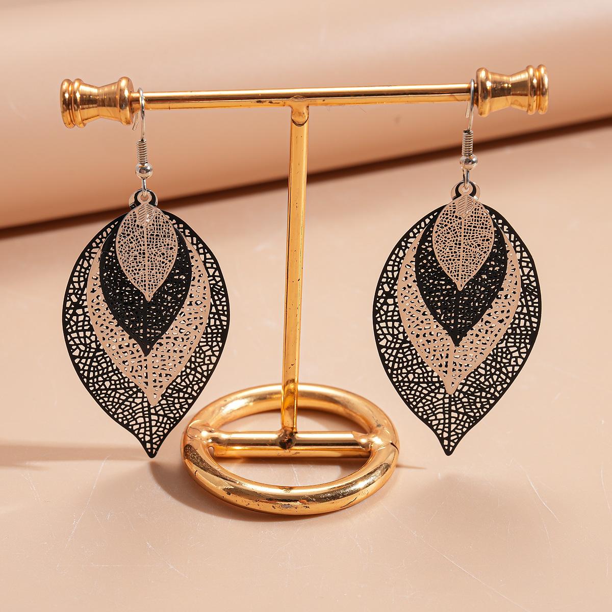 

Multi-layered Hollow Leaf Ear Hooks, Dark Style Earrings, High-end Simple Earrings срібний
