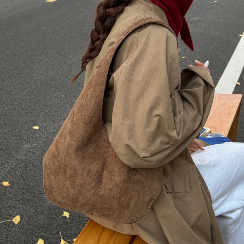 Autumn and Winter Suede Underarm Bag Women's 2025 New Fashion Korean Retro Casual Large Capacity Shoulder Tote Bag