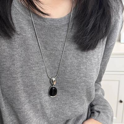 Ciondolo geometrico, collana lunga, catena per maglione da donna di lusso leggero, accessori di temperamento