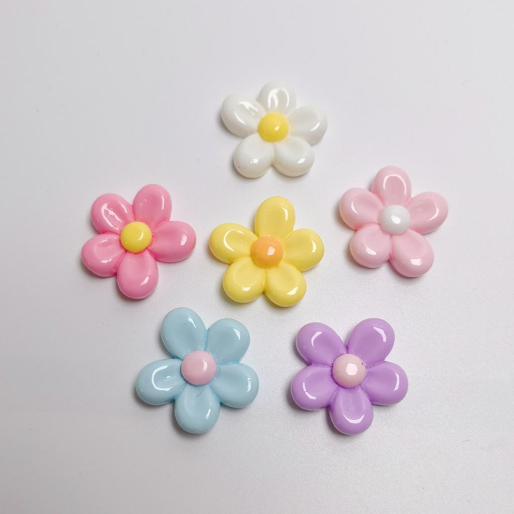 New Novelty 100Pcs Flatback Resin Daisy Flowers Cabochons 22MM Mini Florals Embellishments for Spring Summer Jewelry Making DIY
