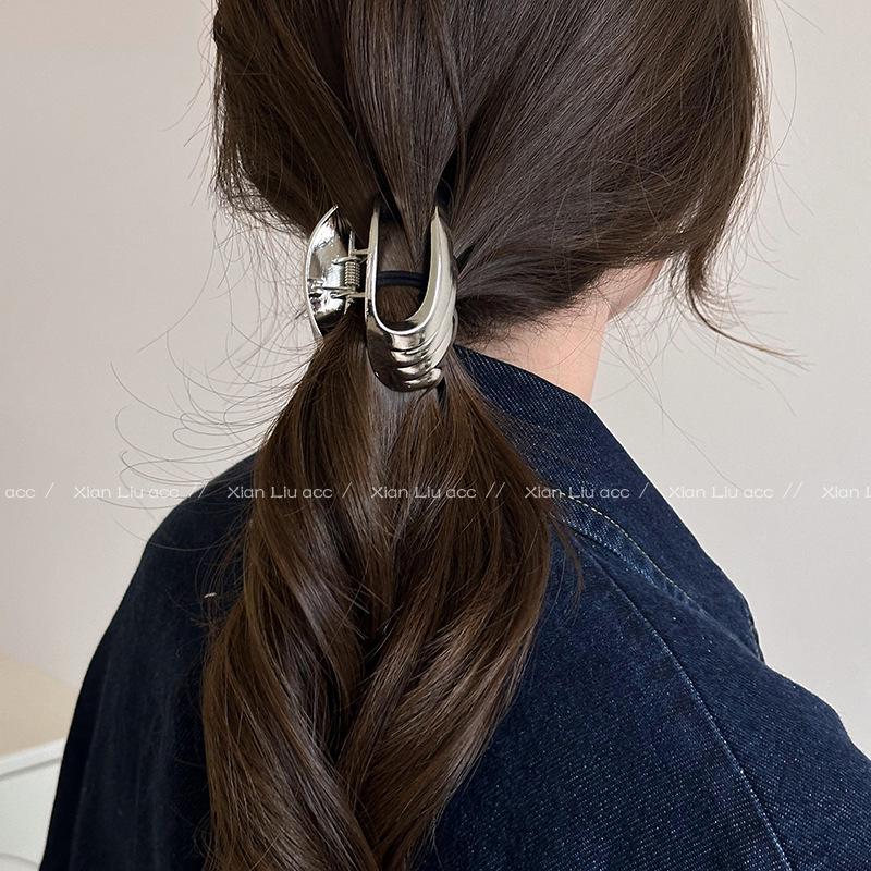 2024 Women's Metal High Ponytail Claw Clip: New Shark Style Temperament Half-Up Hair Accessory