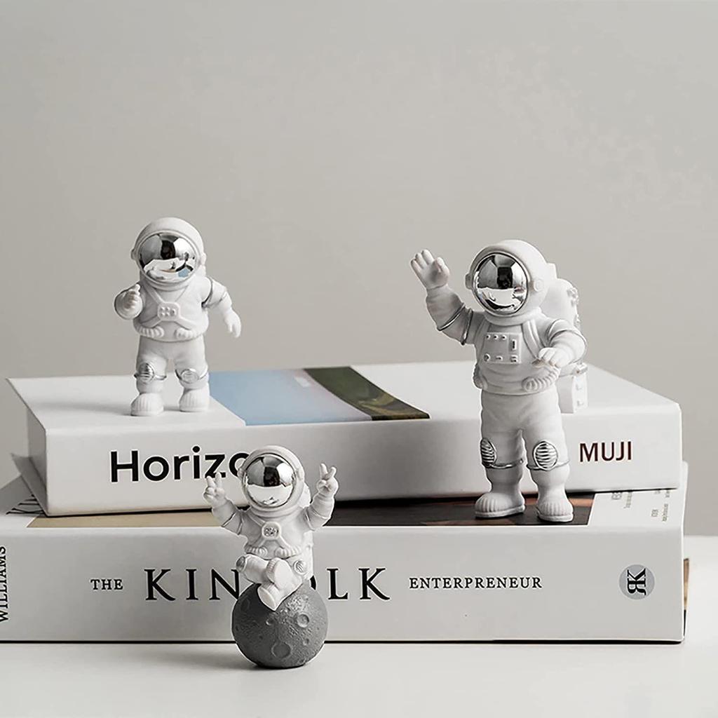 3Pcs Astronaut Action Figurine Home Decor Astronaut Statue Sculpture Showpiece Decor Golden(Silver)