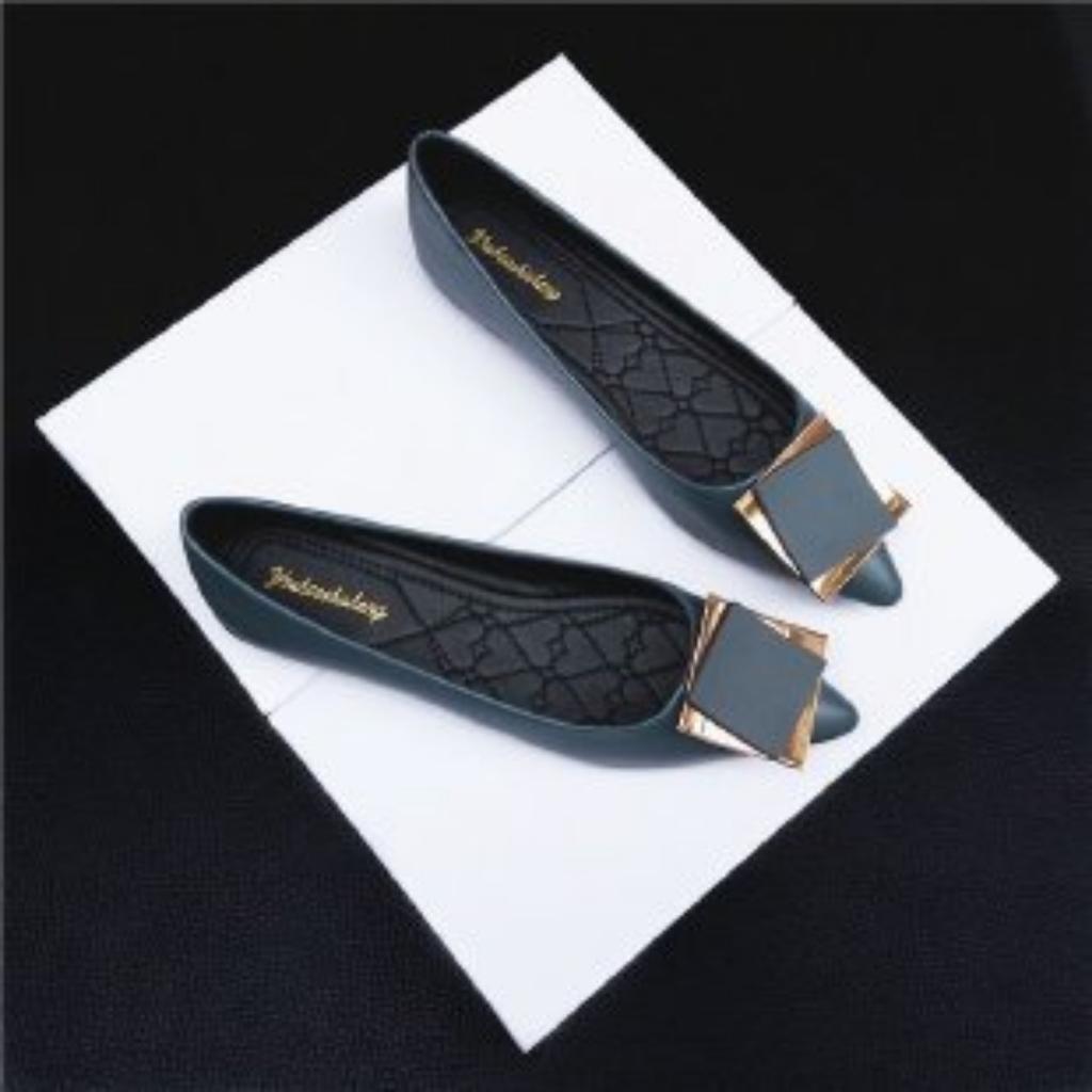 Spring and summer high heels women's medium heel single shoes soft leather pointed metal buckle fashion work girls shoes