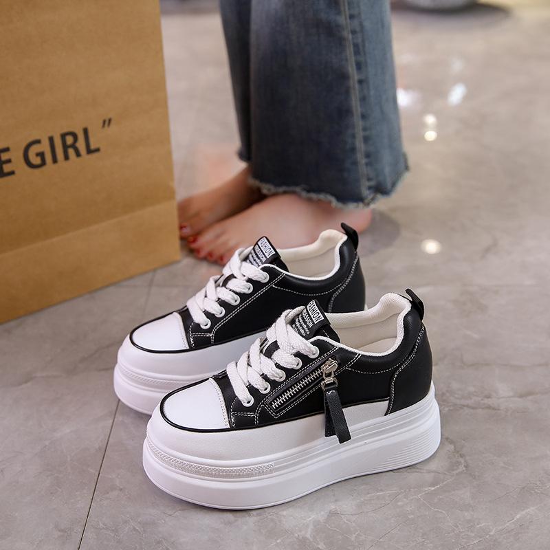 2025 Frühling und Herbst neue kleine weiße Schuhe modische Damen Innenhöhe erhöht seitlicher Reißverschluss dekorativ Schnürung vorne Plateau Freizeitschuhe