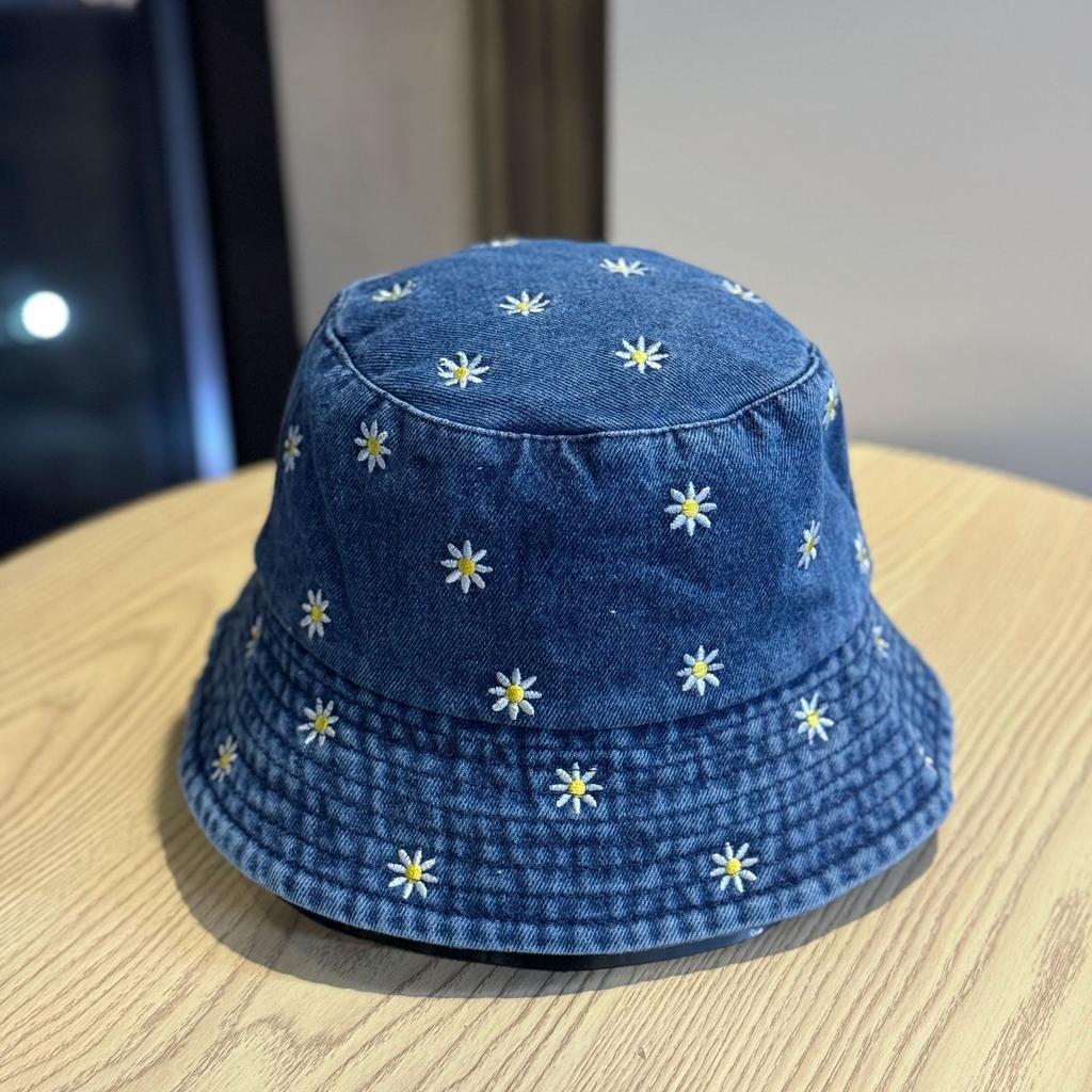 New vintage washed denim fisherman hat for women, cute small flower pot hat for spring and summer, versatile and face-slimming, trendy sun hat