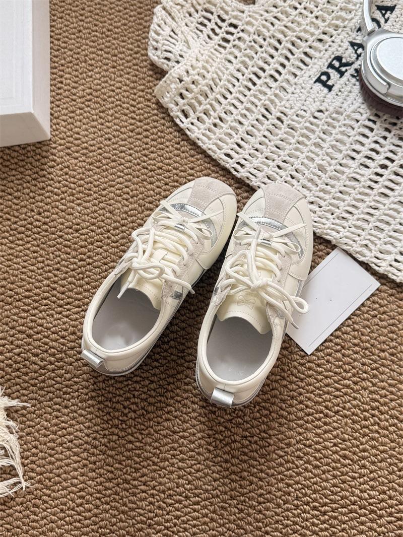 

Серебристые ретро немецкие тренировочные кроссовки женские 2025 новые универсальные на шнуровке легкие с мягкой подошвой нескользящие повседневные спортивные кроссовки «Форрест Гамп» 40 бежевый