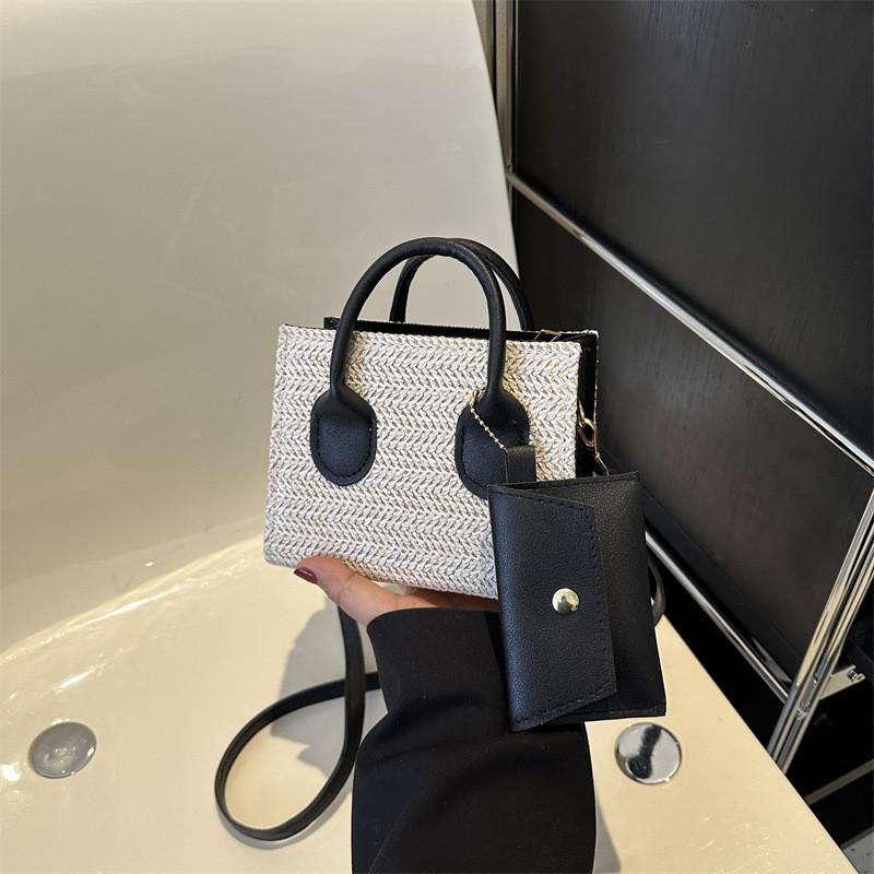 Chic Urban Style Small Pu Crossbody Bag For Women Trendy 2023 Woven Design