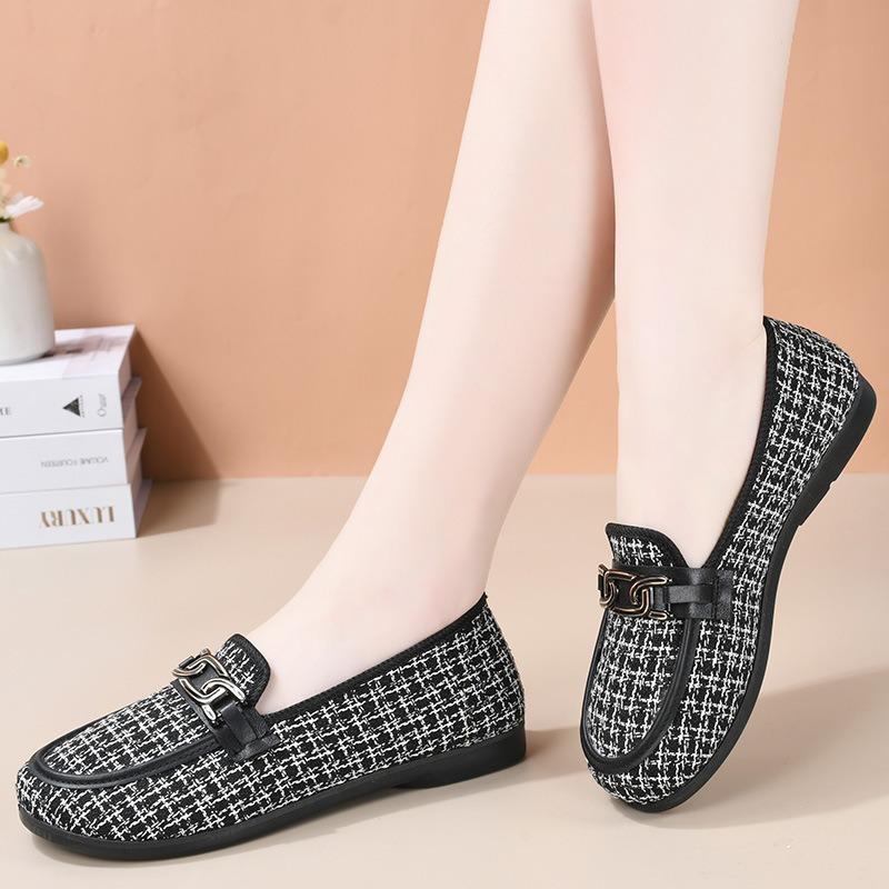 Spring and Autumn new single shoes women's fashion versatile middle-aged mother shoes one pedal old Beijing cloth shoes women
