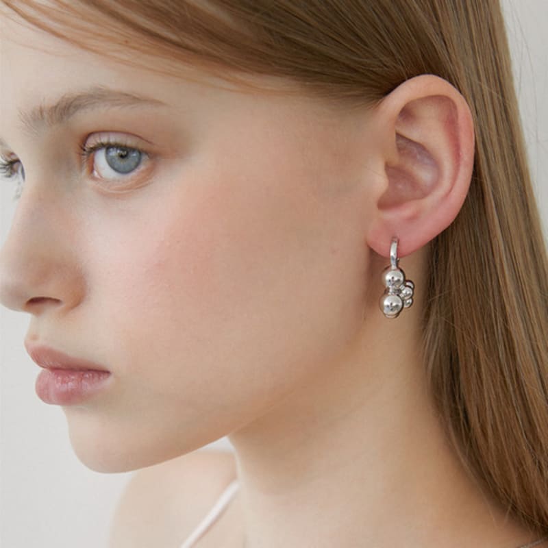 

halden grape shape one touch earrings (E062_silver) silver