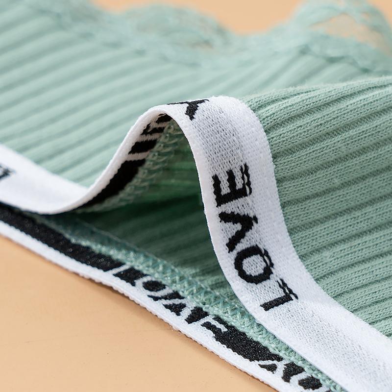 Кеудесі салбыраған жалаңаш әйел